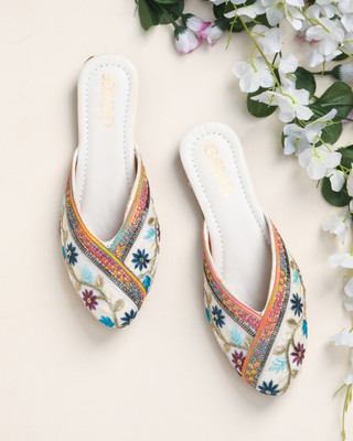 Gerief Women Flats(White , 7)