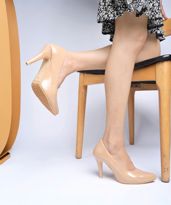 SHOETOPIA Women Heels(Tan , 4)