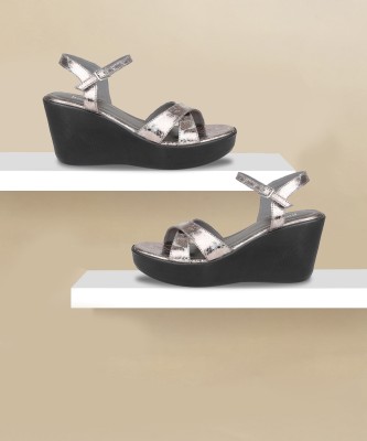 Inc.5 Women Wedges(Grey , 5)