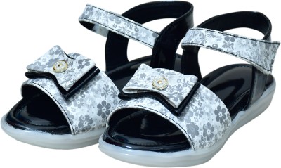 peakplay Girls Slip-on Strappy Sandals(Grey , 8 - 9 Years)