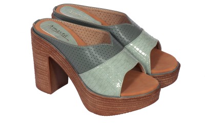 Amayra Collections Women Green Heels