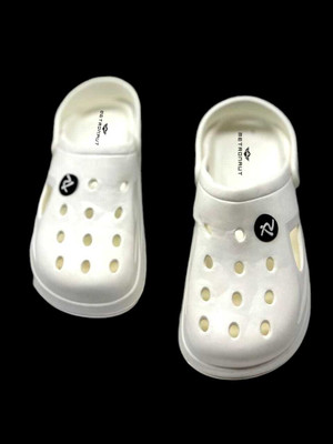 M7 By Metronaut Men Clogs(White , 7)