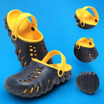 Begone Men Clogs(Black , 6)