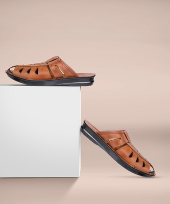 WALKAROO Men Sandals(Tan , 7)