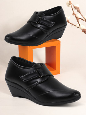 YoloYells Women Wedges(Black , 4)