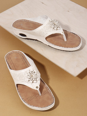 Arkfoot Women Flats(White , 7)