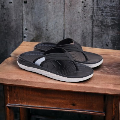 HOTSTYLE Men Grey, Black Clogs