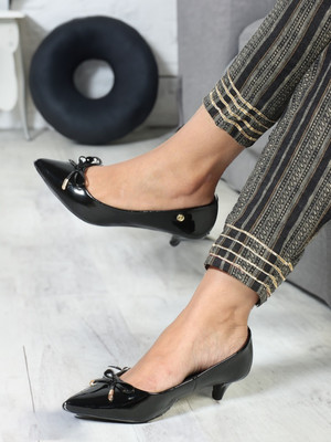 CARLTON LONDON Women's Solid Pointed Toe Block Heel Pumps Women Bellies(Black , 6)