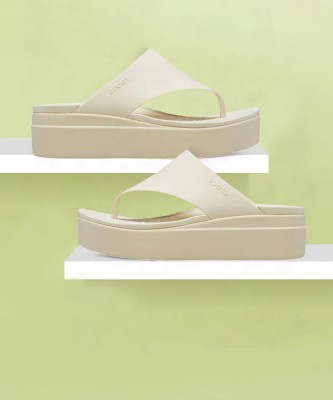 CROCS Brooklyn Wedges Women Wedges(Beige , 7)