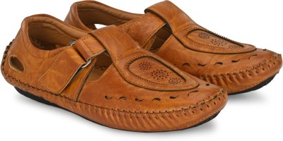 KIATU Men Sandals(Tan , 6)