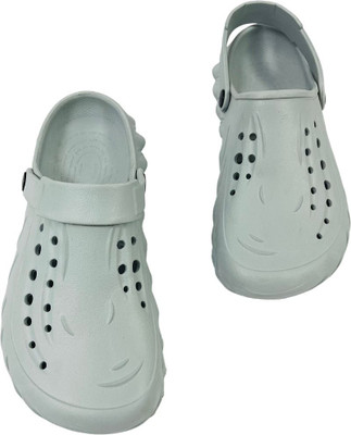 WAALK Men Clogs(Grey , 6)