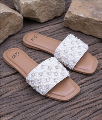 NH2 Women Flats(White , 4)