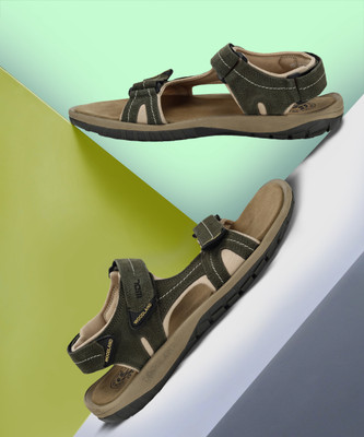 WOODLAND Men Green Casual