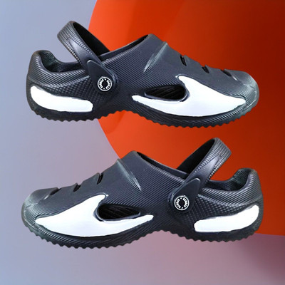 AARJU Men Clogs(Black , 7)