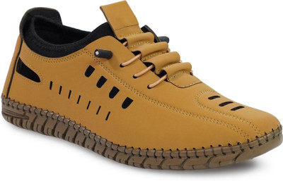 house of common Men Flats(Tan , 6)