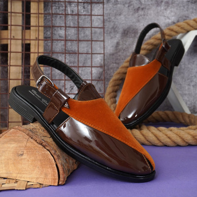 Loox Over Men Sandals(Tan , 7)