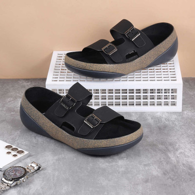 MOCHI Men Sandals(Black , 8)