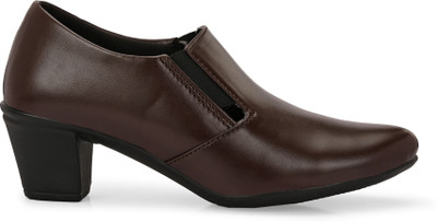 FOOTLOOSE Women Heels(Brown , 5)