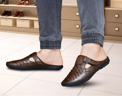 WUGATTI Men Sandals(Brown , 7)