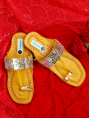 PehnawaCraft Silver Mirror Original handcrafted Kolhapuri Women Flats(Silver , 4)