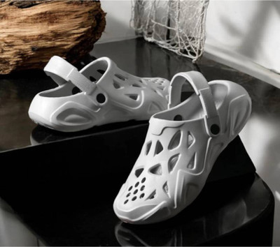 SECRITAS Men Clogs(Grey , 6)