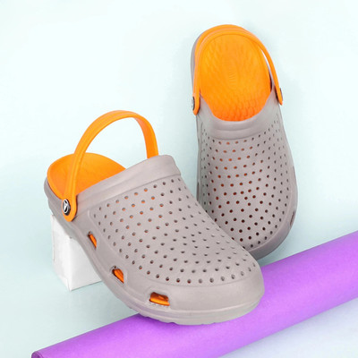 Aqualite Men Clogs(Grey , 8)