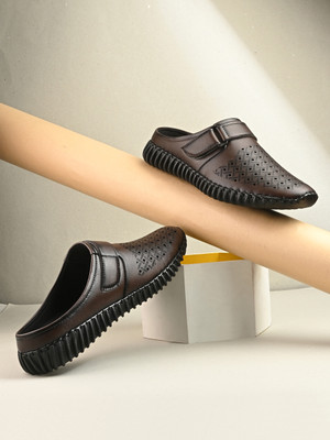 KASTAVA Men Casual(Brown , 7)