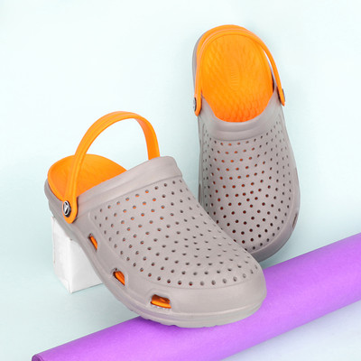Aqualite Men Clogs(Grey , 8)