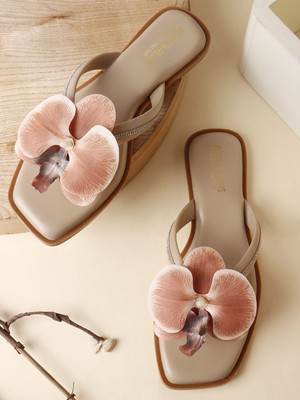 madam glorious Women Flats(Beige , 6)