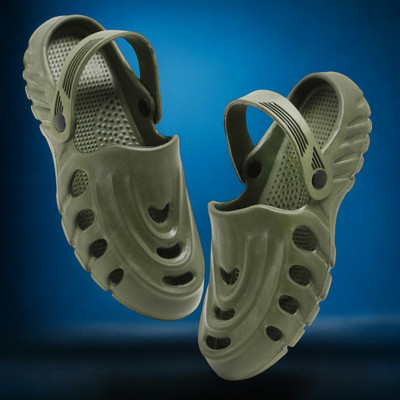 Begone Men Clogs(Olive , 9)