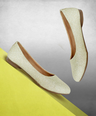 kishu Women Flats(Gold , 4)