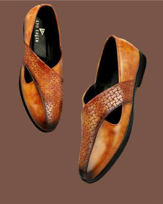 Lyo Eager Men Sandals(Tan , 7)