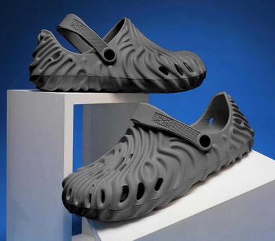 TR Men Clogs(Grey , 8)