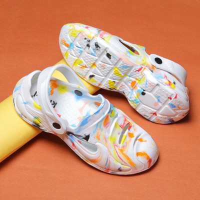 KNIEVL Men Clogs(Multicolor , 7)