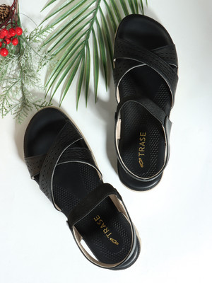 TRASE Women Flats(Black , 4)