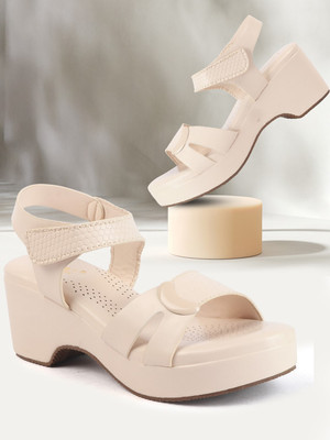 VENDOZ Women Wedges(Off White , 5)