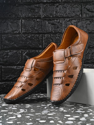 Server Men Sandals(Tan , 6)