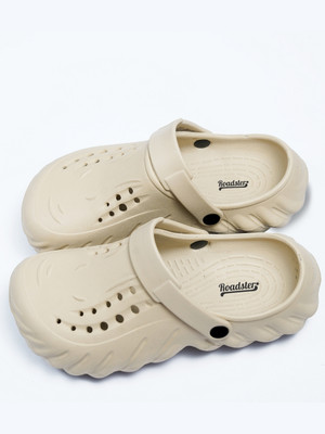 Roadster Men Clogs(Beige , 7)