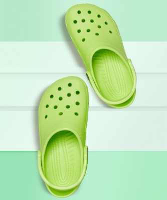 CROCS Classic Men Clogs(Green , 8)