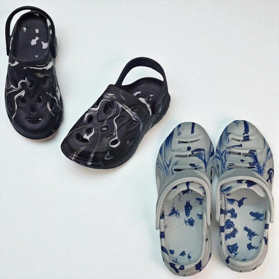 Monrav Men Clogs(Black, Multicolor , 8)