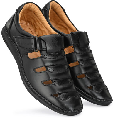 TR Men Sandals(Black , 8)