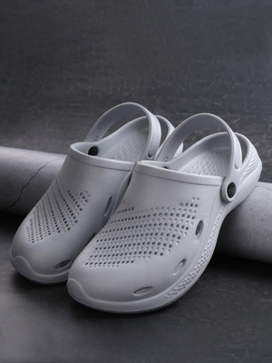 TR Men Clogs(Grey , 8)