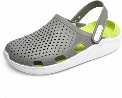 PeniLo Men Clogs(Grey , 7)