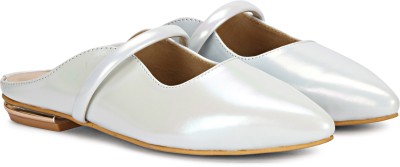 Wenzel Women Flats(Silver , 4)