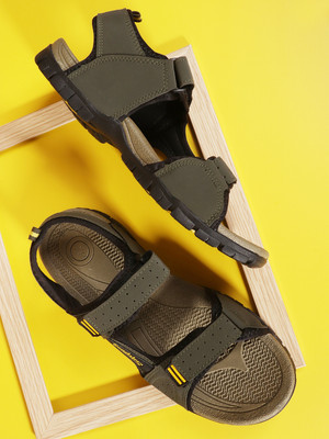 Roadster Men Sandals(Green , 7)