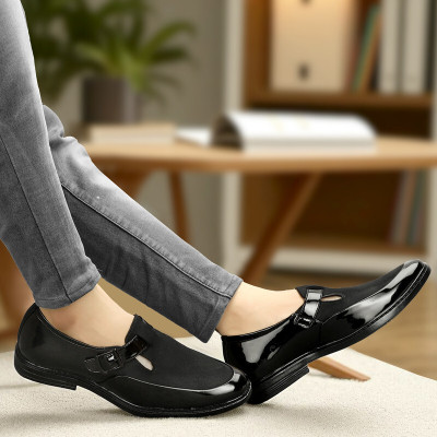 PILADO Men Sandals(Black , 7)