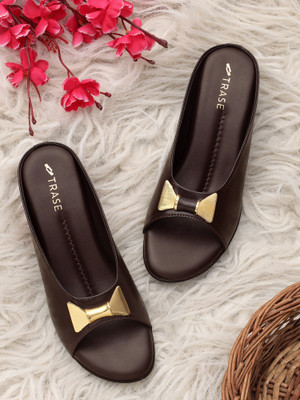 TRASE Women Wedges(Brown , 4)