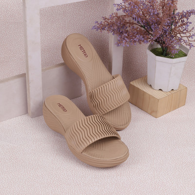 METRO Women Wedges(Beige , 4)