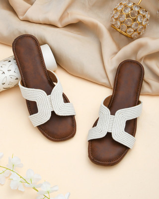 AMAZING TRADERS Women Flats(White , 6)