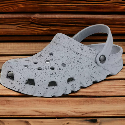 Feel alive Men Clogs(Grey , 8)